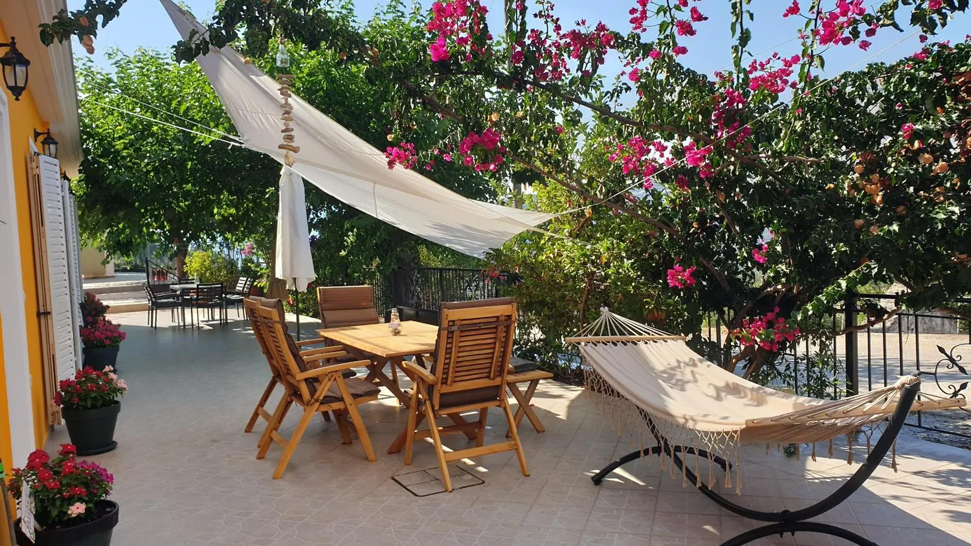 Theyellow House Fully Equipped 2Br Apartment Andipáta