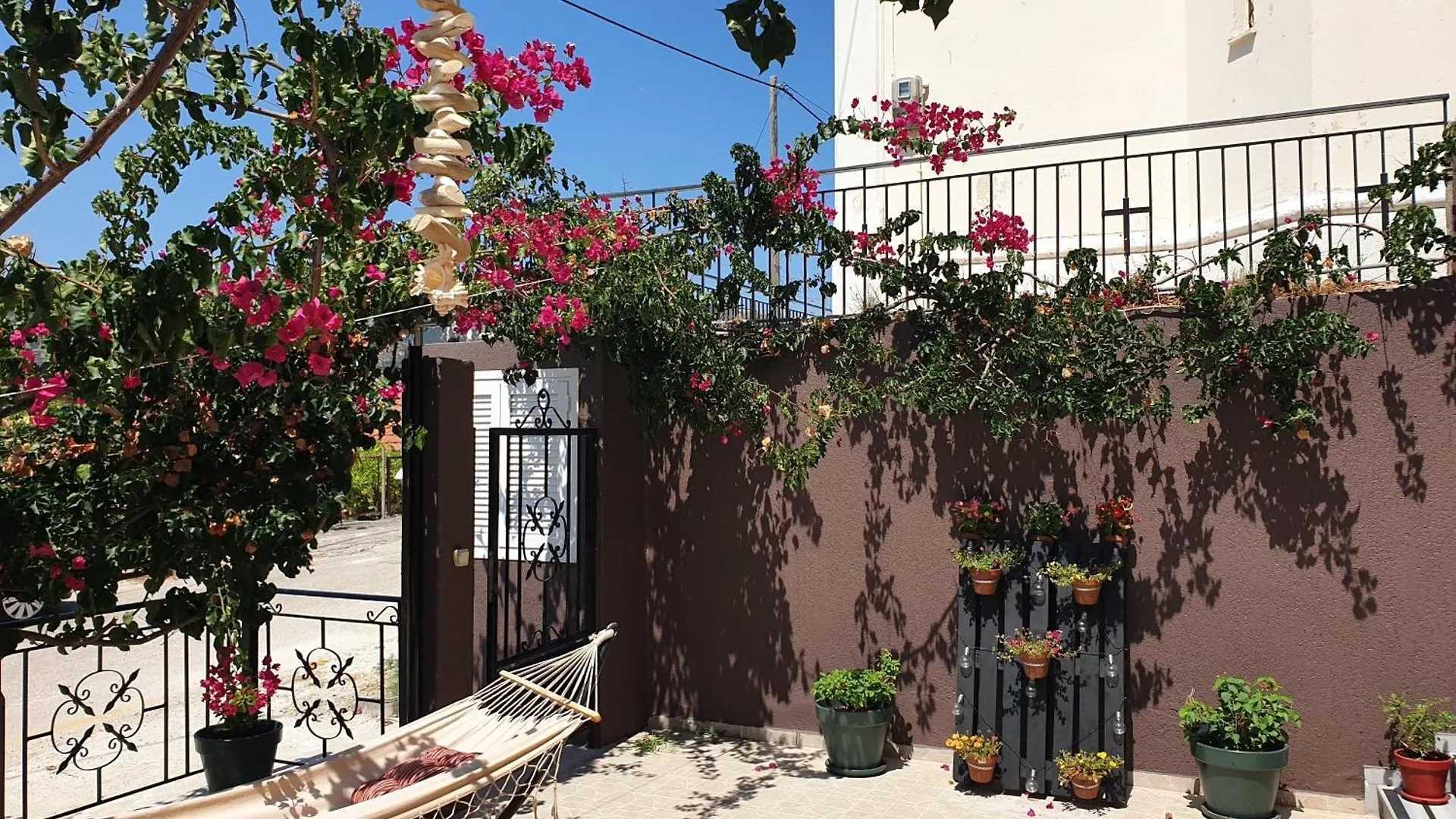 Theyellow House Fully Equipped 2Br Apartment Andipáta