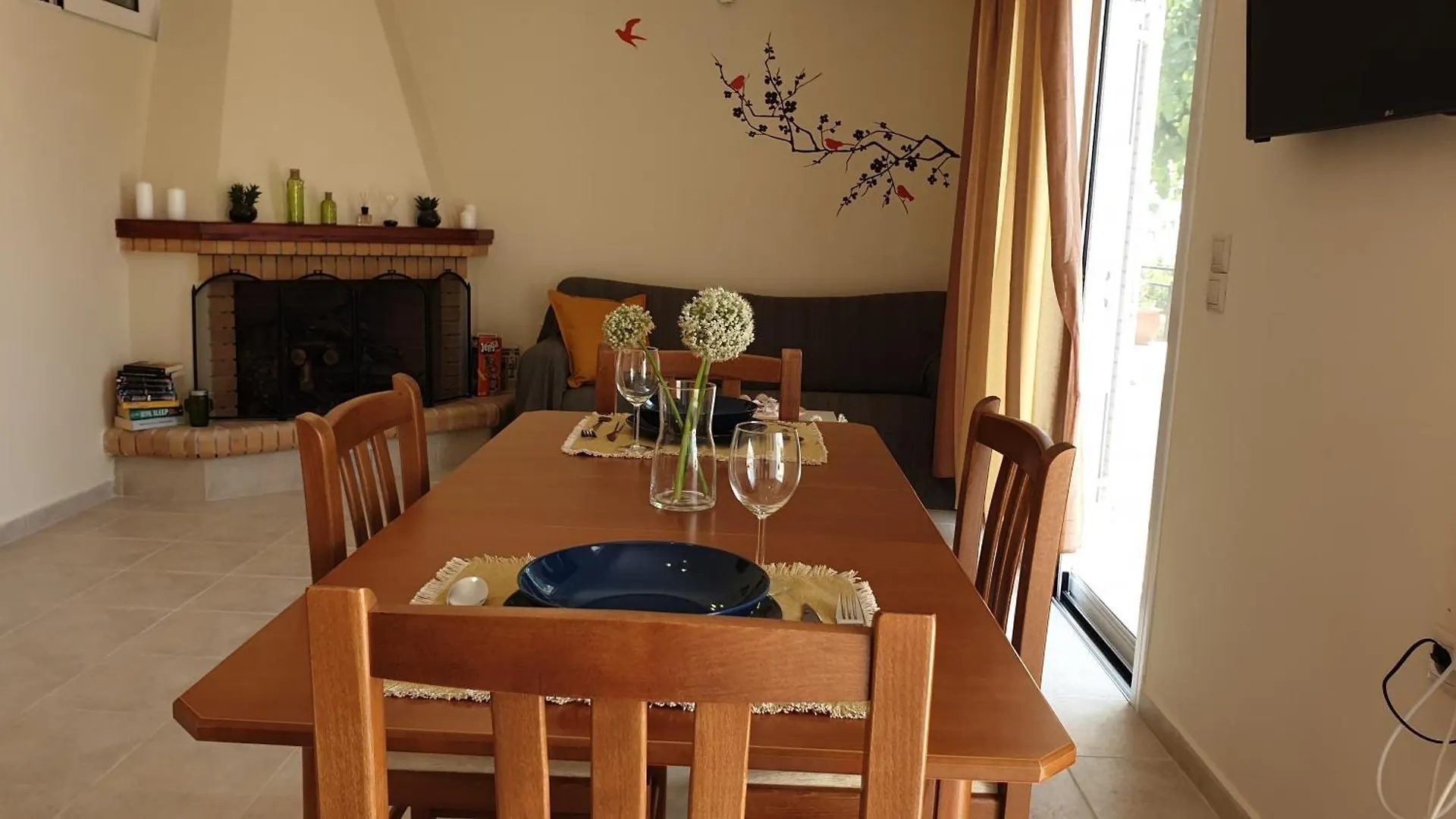 Theyellow House Fully Equipped 2Br Apartment Andipáta